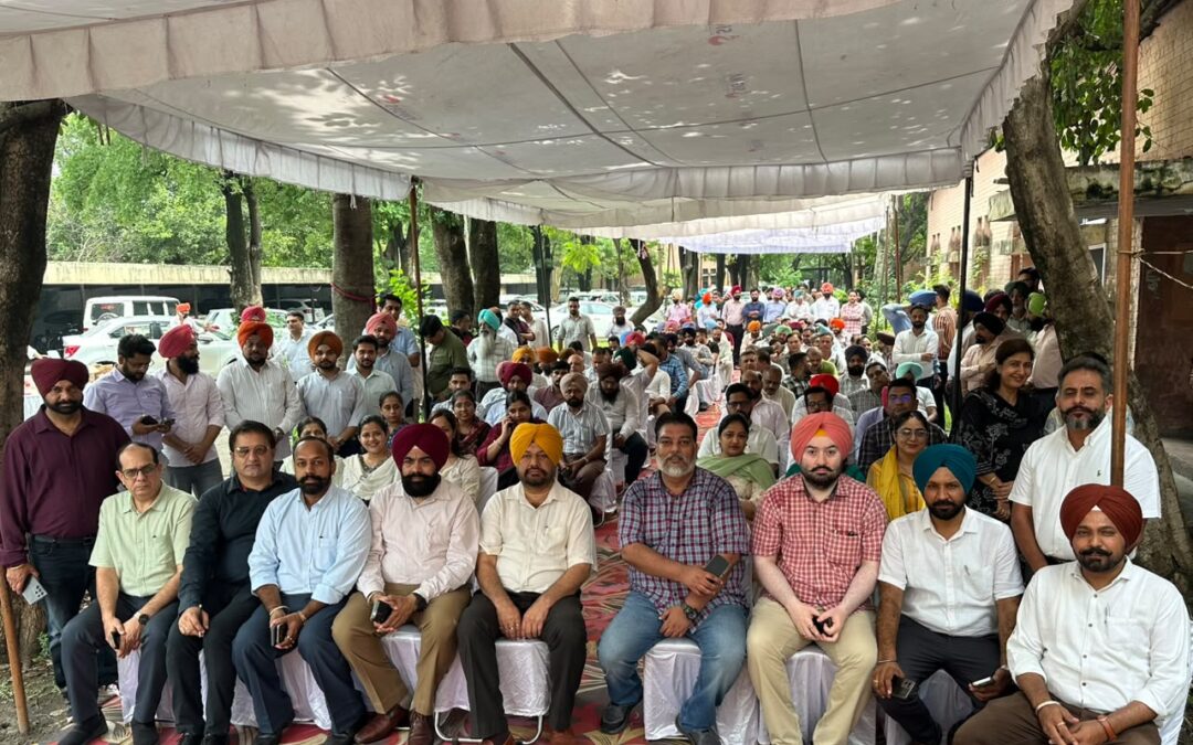 PSPCL ਦੇ 250 ਤੋਂ ਵੱਧ ਅਧਿਕਾਰੀਆਂ ਵੱਲੋਂ ਮੁੱਖ ਇੰਜੀਨੀਅਰ ਖ਼ਿਲਾਫ਼ ਰੋਸ ਪ੍ਰਦਰਸ਼ਨ, ਅਗਲੇ ਹਫ਼ਤੇ ਸਮੂਹਿਕ ਛੁੱਟੀ ਦੀ ਚੇਤਾਵਨੀ