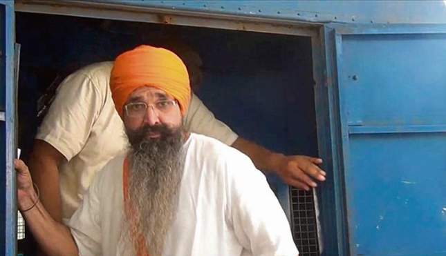 ਸਖ਼ਤ ਸੁਰੱਖਿਆ ਪ੍ਰਬੰਧਾਂ ਹੇਠ ਬਲਵੰਤ ਰਾਜੋਆਣਾ ਨੂੰ ਲਿਆਂਦਾ ਪੀ. ਜੀ. ਆਈ.