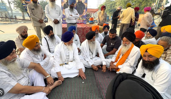 ਐਸ. ਜੀ. ਪੀ. ਸੀ. ਪ੍ਰਧਾਨ ਧਾਮੀ ਨੇ ਕੀਤੀ ਪਰਵਿੰਦਰ ਝੋਟੇ ਦੇ ਪਿਤਾ ਨਾਲ ਮੁਲਾਕਾਤ