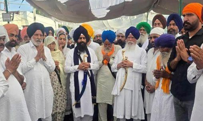 ਪਰਵਿੰਦਰ ਸਿੰਘ ਝੋਟਾ ਨੂੰ ਦਿੱਤਾ ਜੱਥੇਦਾਰ ਗੜ੍ਹਗੱਜ ਨੇ ਦਿੱਤਾ ਸ਼ਹੀਦ ਕਰਾਰ